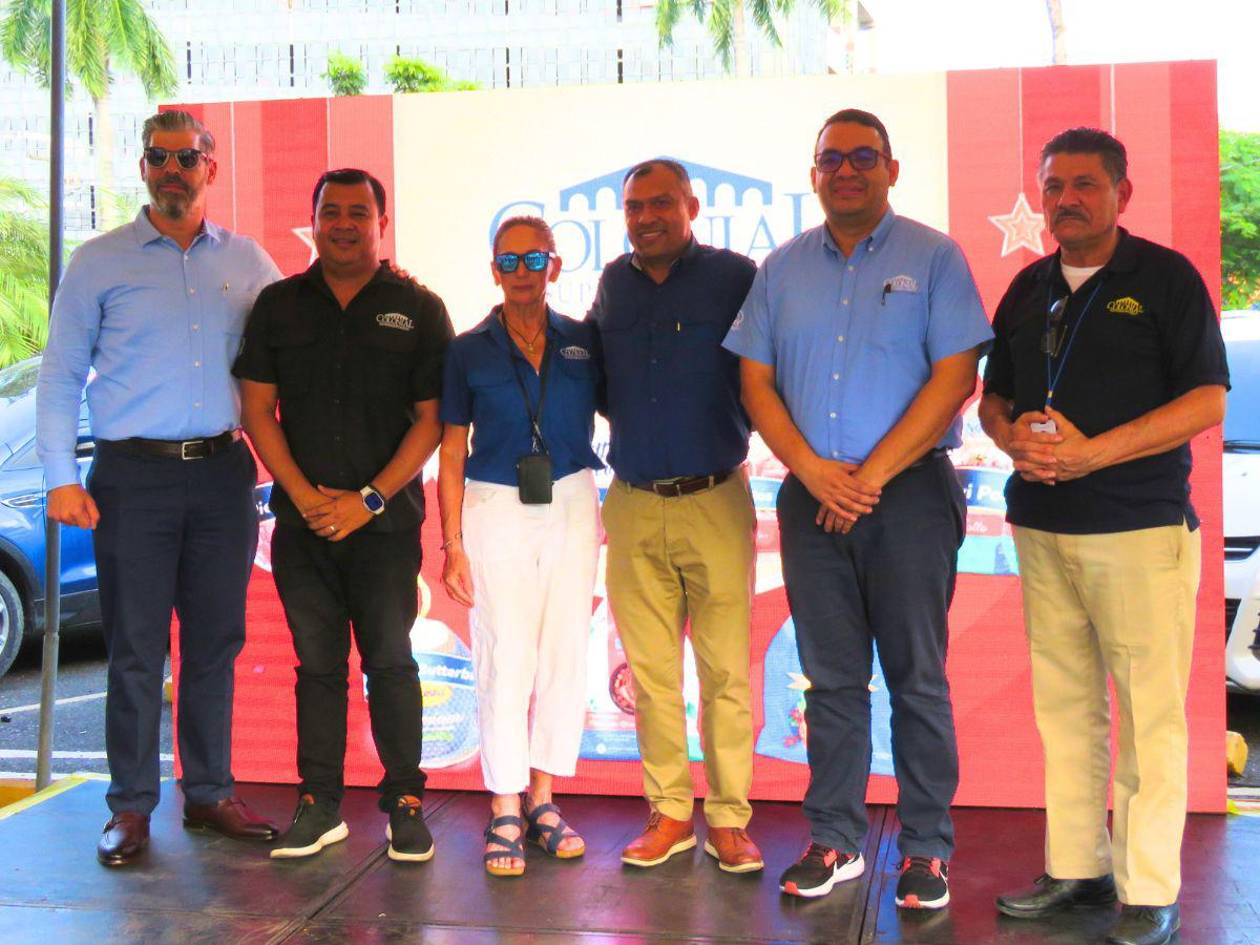 Supermercados Colonial hace entrega de los vehículos de su promo ‘Año nuevo, carro nuevo’