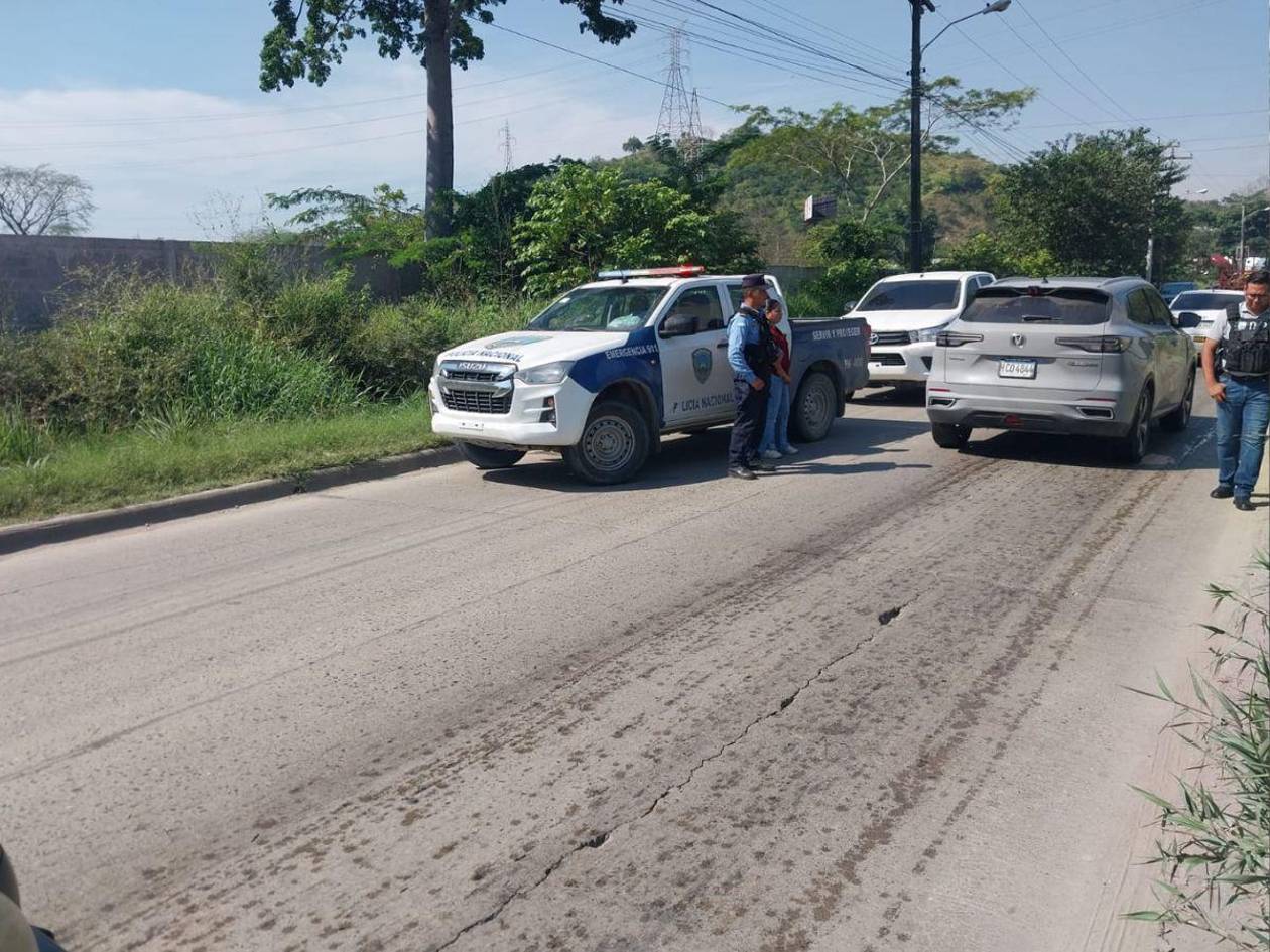 Hallan cadáver de hombre embolsado en la entrada de la colonia El Carmen