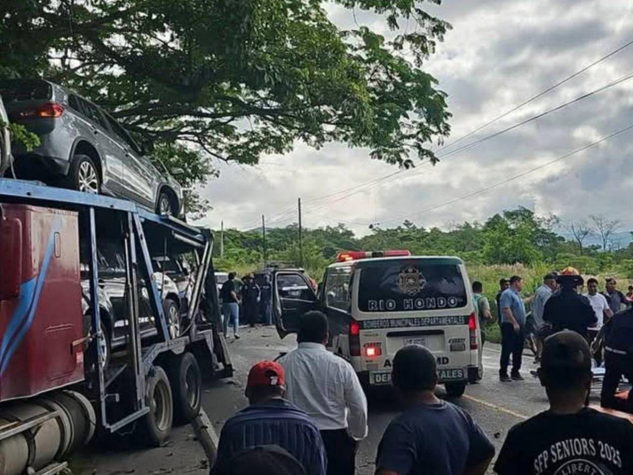 Un muerto y nueve heridos tras triple colisión en Zacapa; víctimas son Testigos de Jehová
