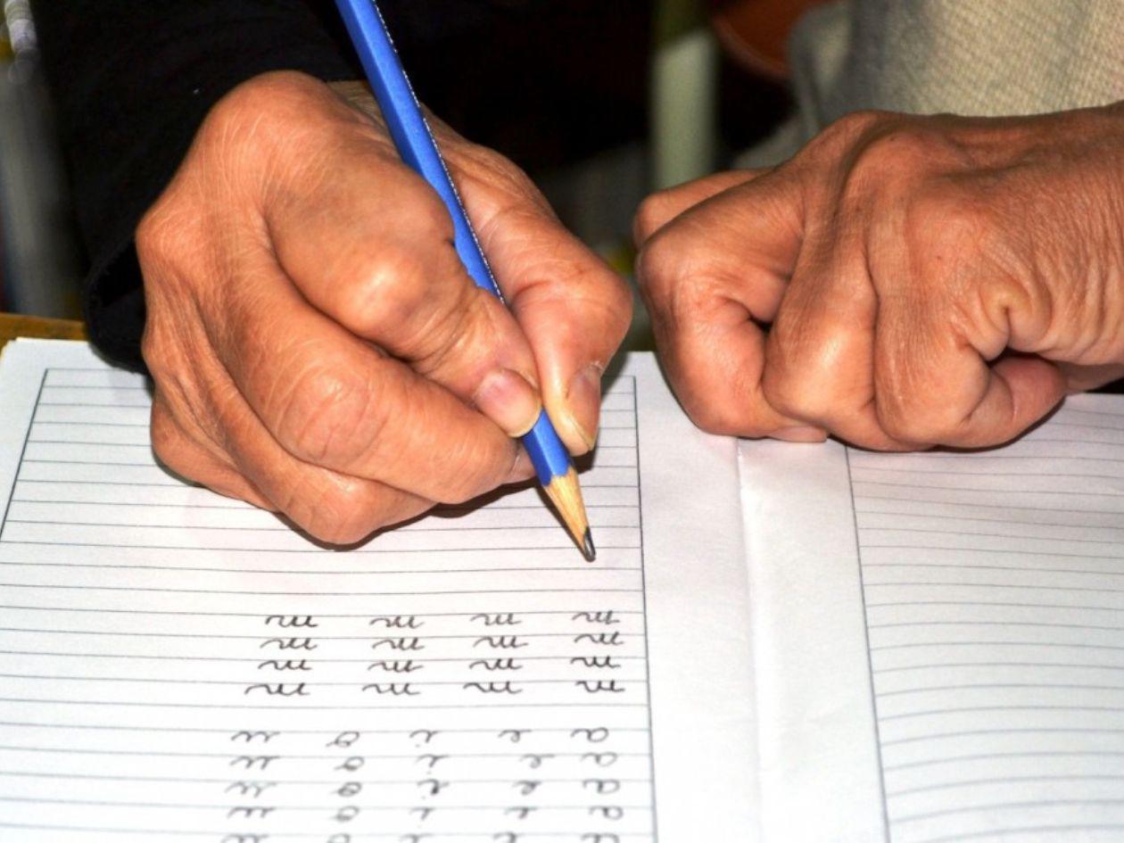 Educación asegura que 570,000 hondureños aprendieron a leer en los últimos 3 años