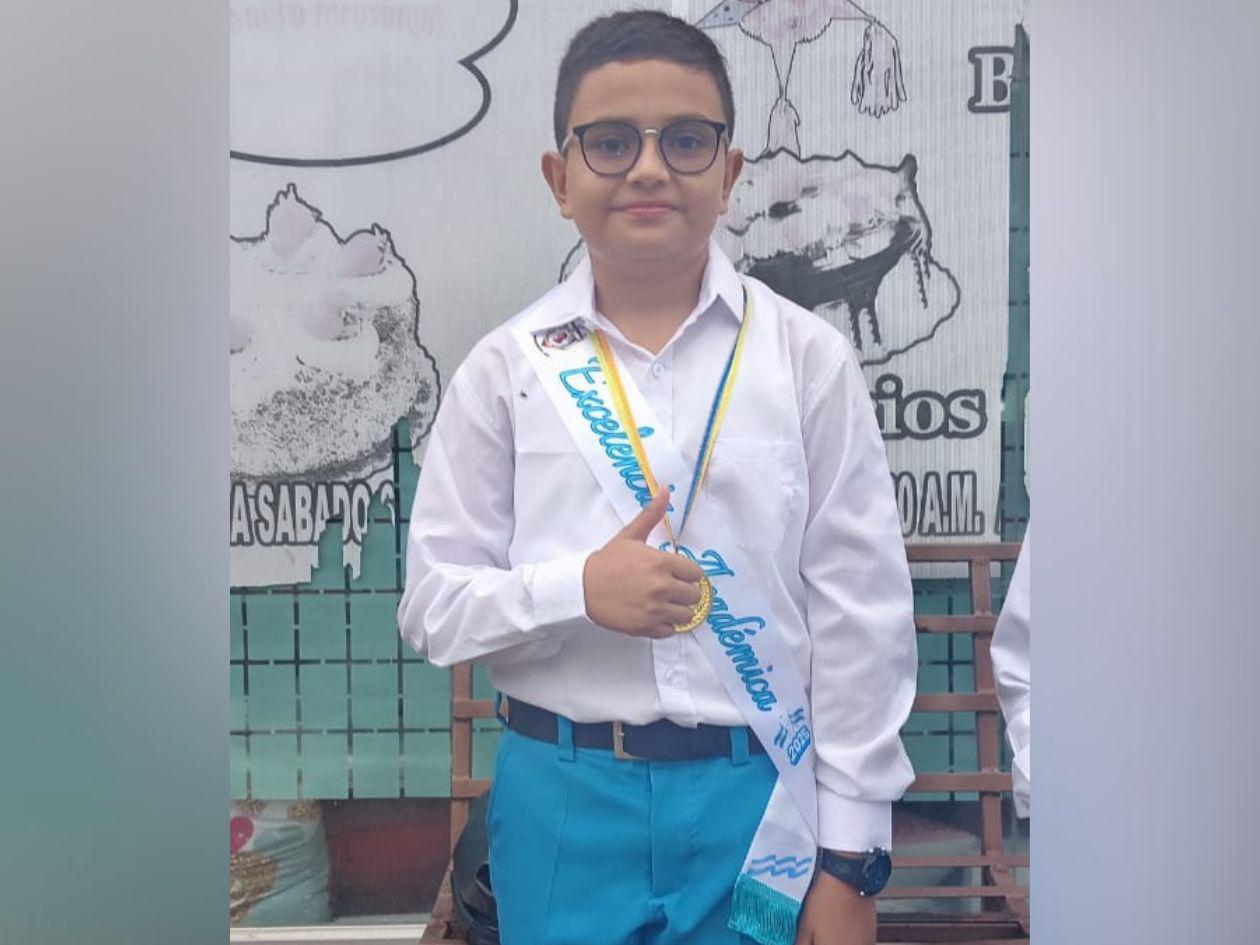 Niño hondureño competirá en olimpiada internacional de Matemáticas