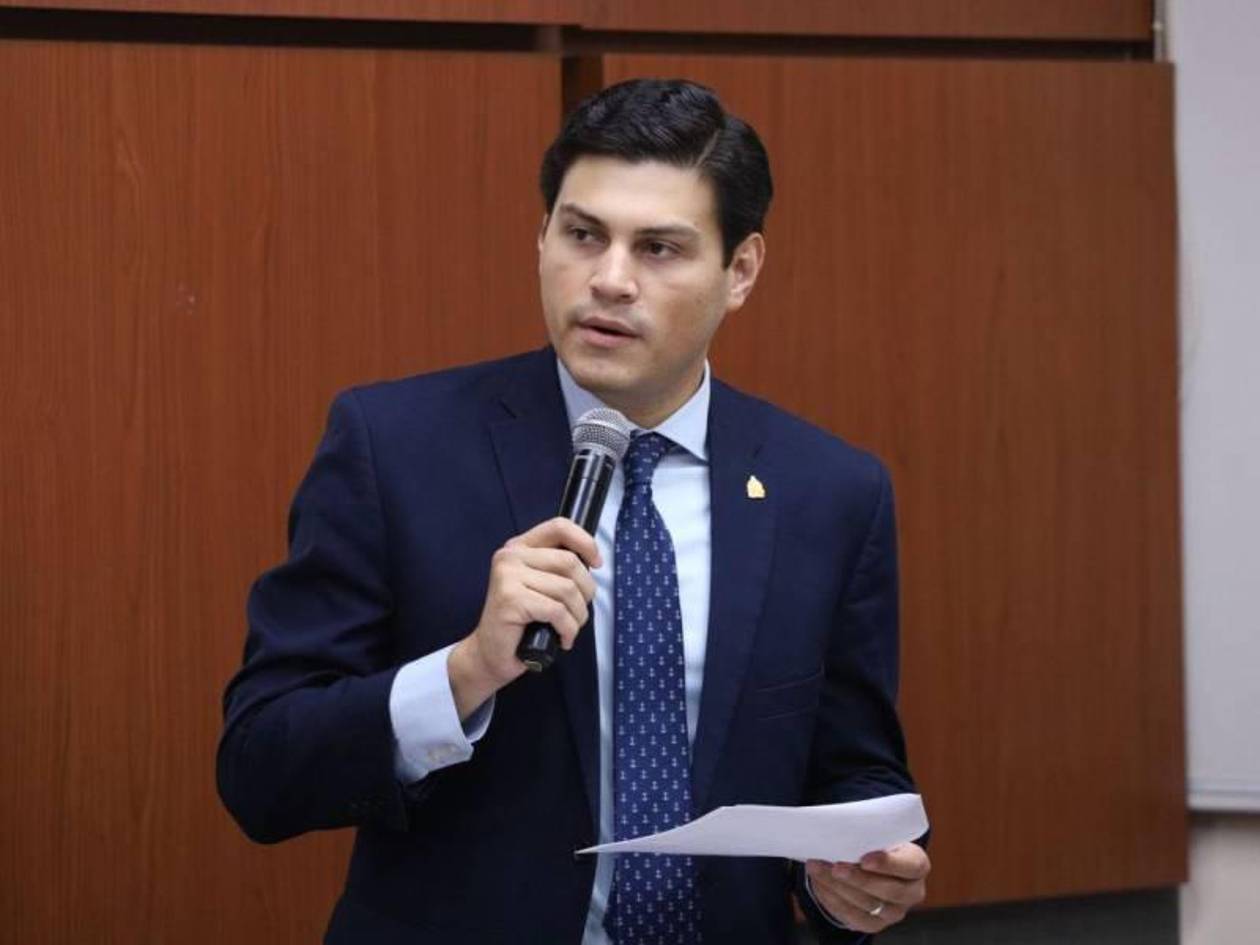 Marlon Ochoa: Cossette López “alimenta especulaciones”