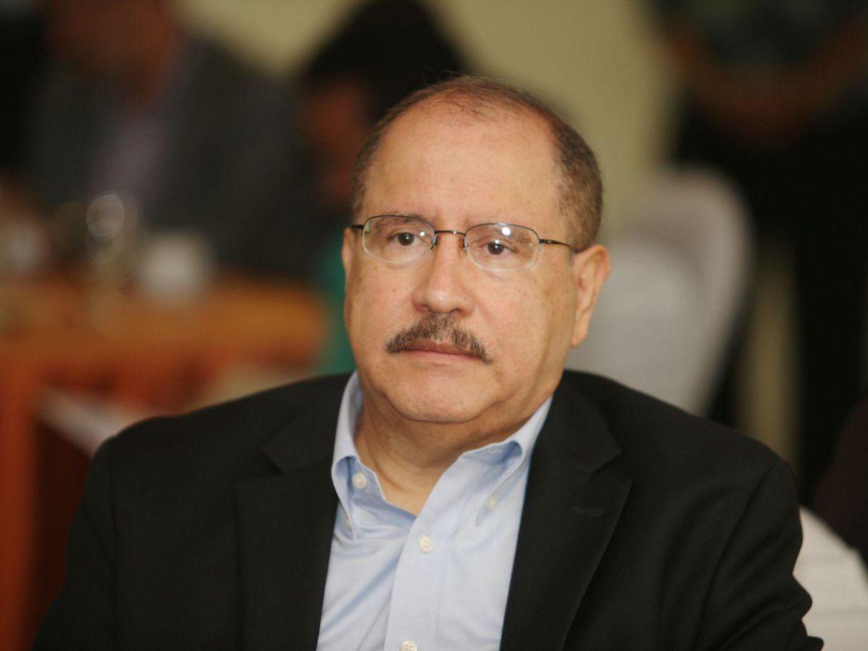 Hugo Noé Pino mezcló exoneraciones con gasto tributario y sobreestimó pagos de deuda 2022-2025