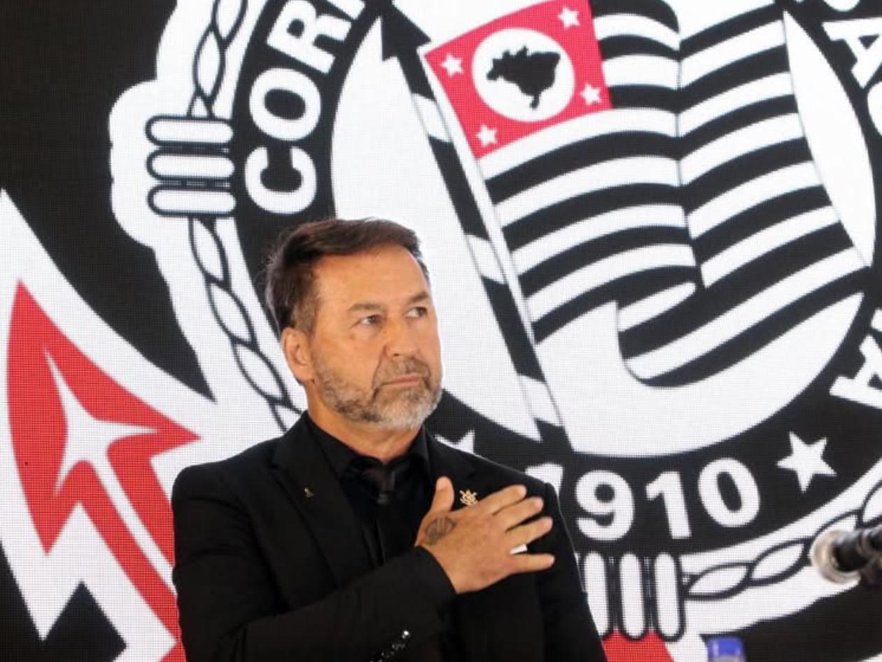 Corinthians es un caos: Socios se bajan al presidente por una razón