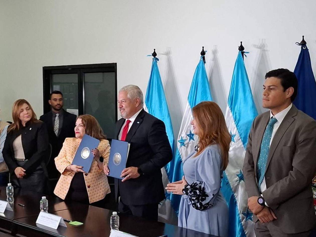 CNE y OEA firman acuerdo para observación de elecciones primarias