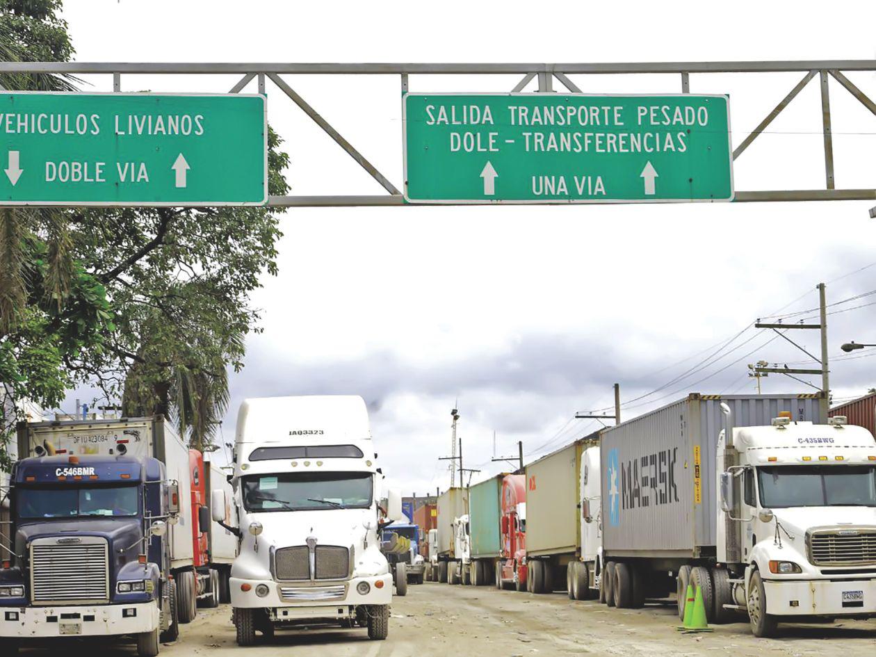 Elevado comercio internacional afecta el flujo de contenedores