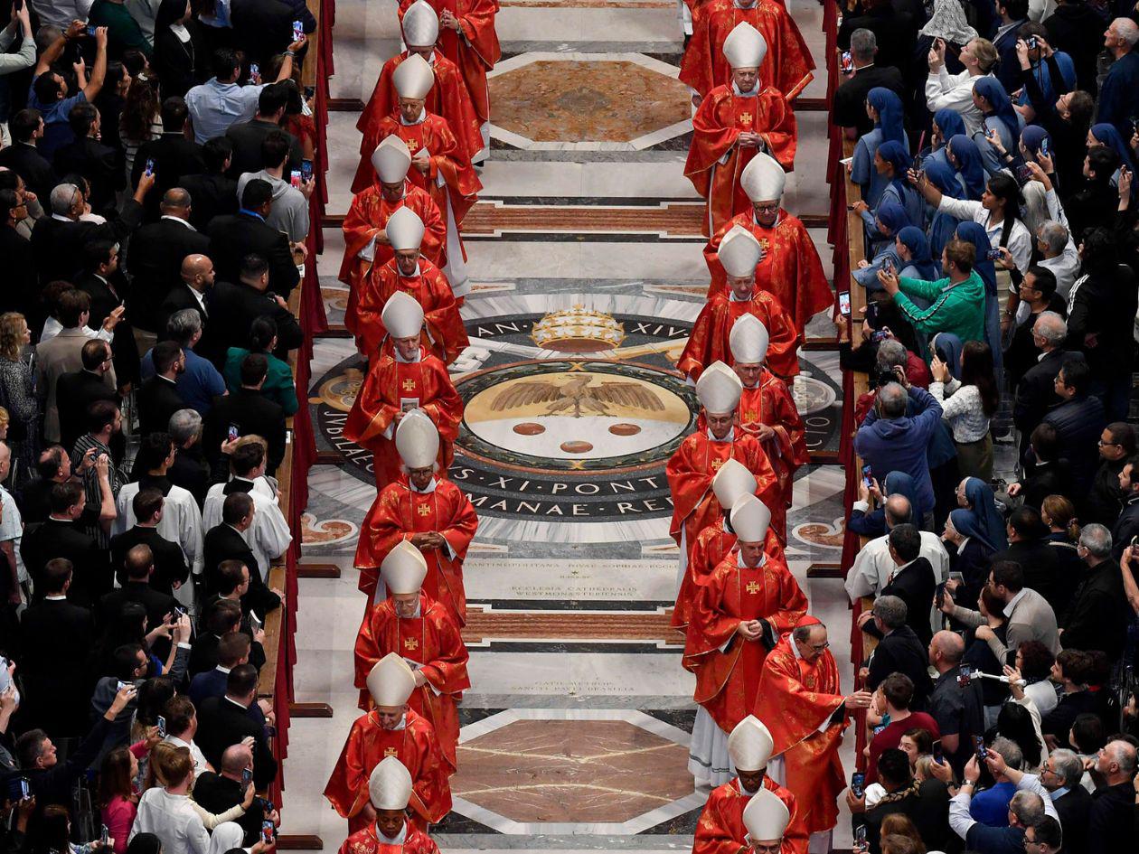 Deseo de suerte a Parolin en misa antes del cónclave despierta curiosidad