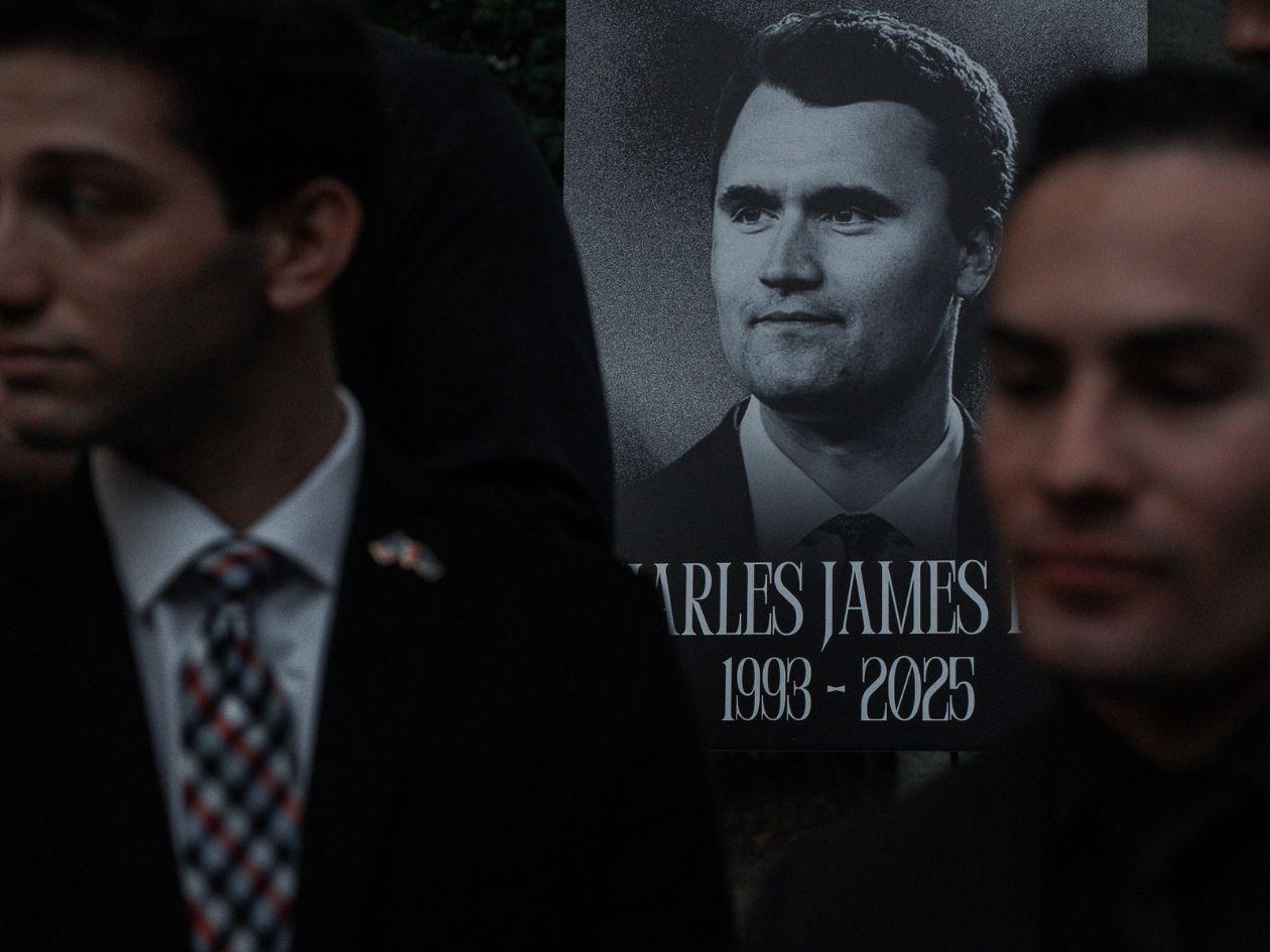 Ultraconservadores despedirán a Charlie Kirk entre ataques a la libertad de prensa