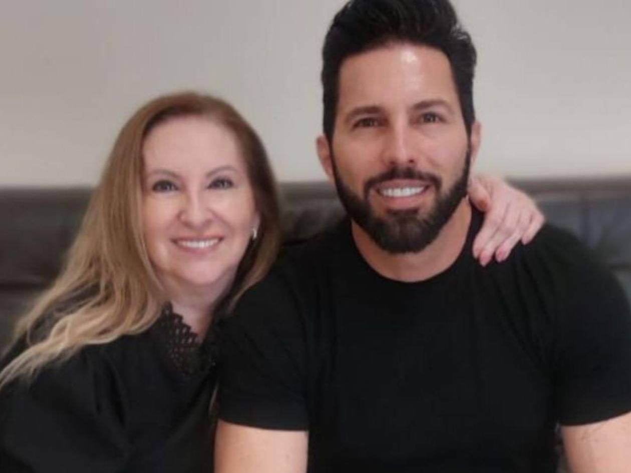 Poncho de Nigris afirma que su mamá necesita que la mediquen