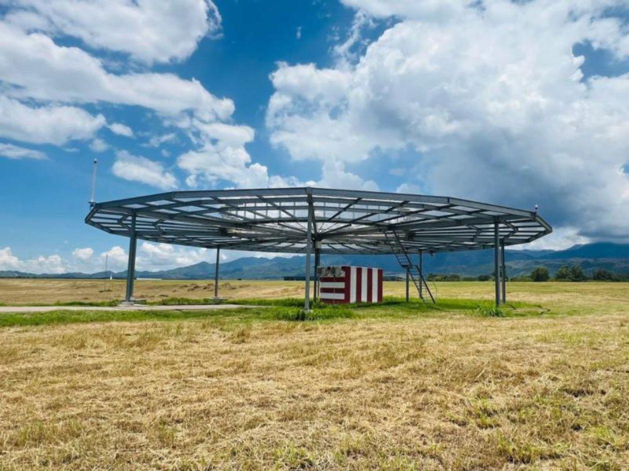 Este es el VOR de Palmerola instalado por una empresa española que no está funcionando.