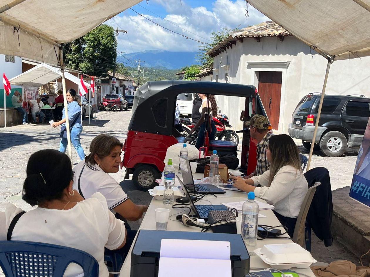 Sin incidentes y con civismo: así se vive el proceso electoral en la tierra del “Indómito”