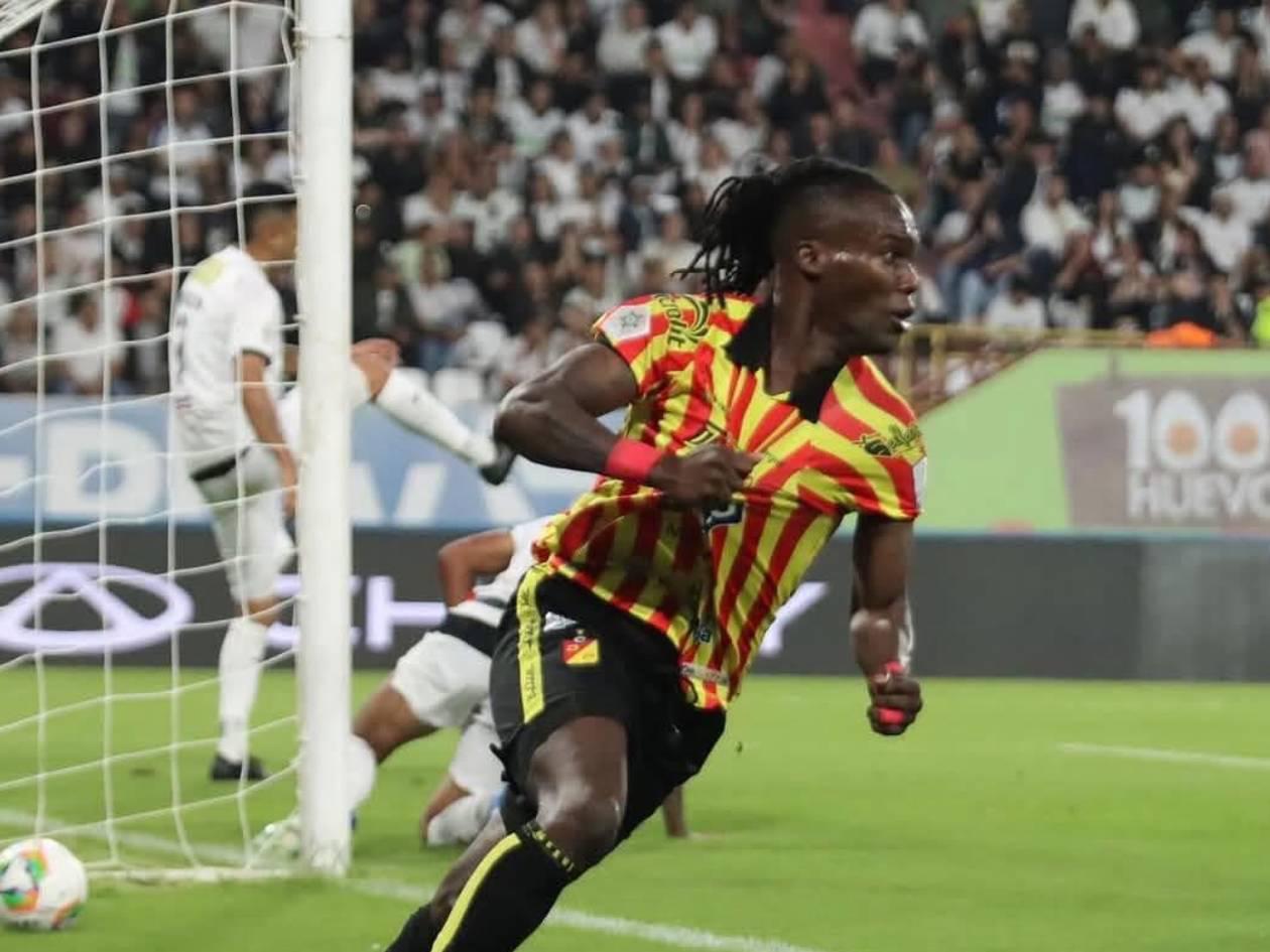 Rubilio Castillo se sacude la mala racha y anota en Colombia