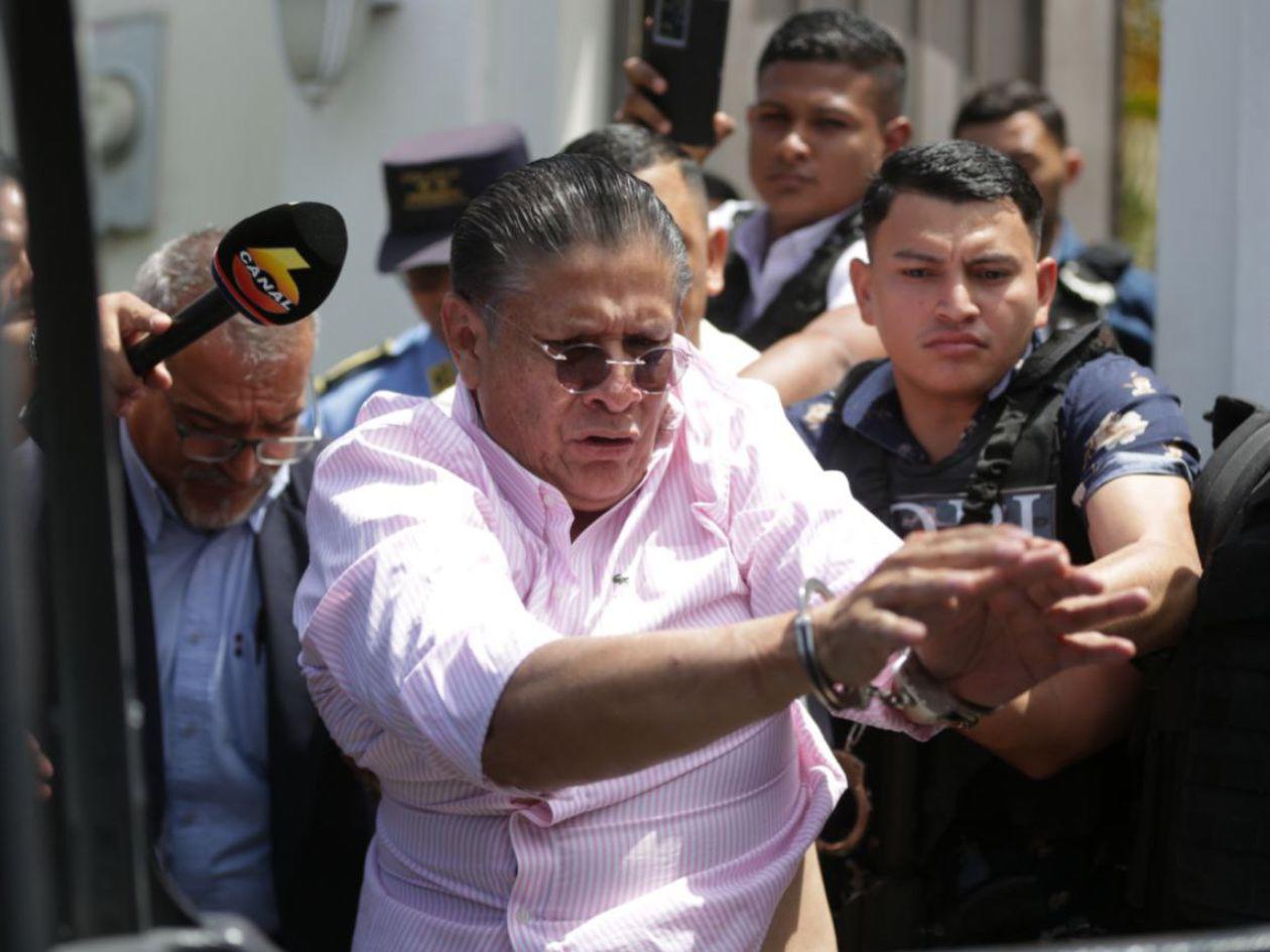 En libertad se defenderá Esdras Amado López, pero Tribunal le impone duras medidas