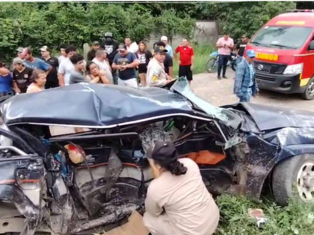 Pareja muere en accidente vial en Villanueva; su familiar resultó gravemente herido