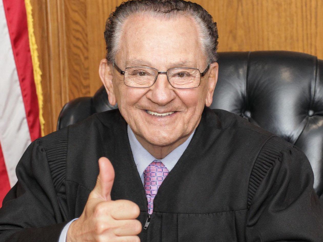 Muere Frank Caprio, conocido como el juez más amable del mundo