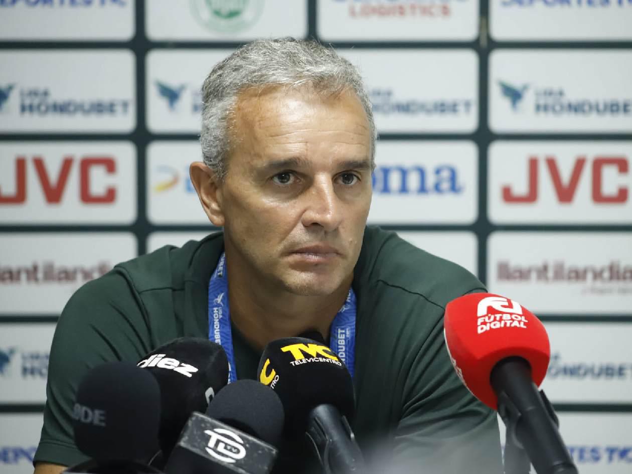 Lavallén explica situación de Farioli y esto dijo sobre debut de Rubilio en Marathón