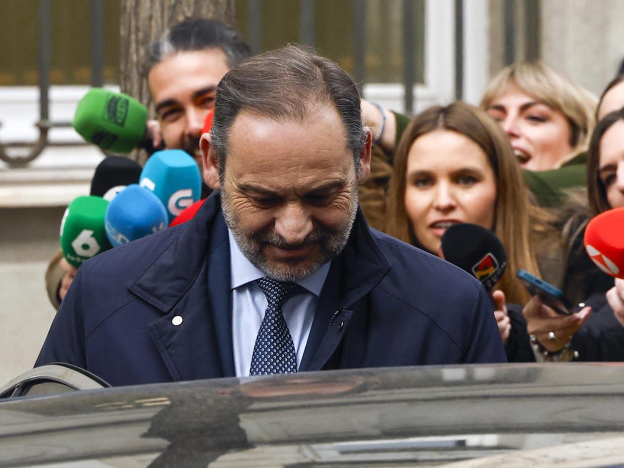 José Luis Ábalos es acusado de pagar servicios íntimos con dinero público