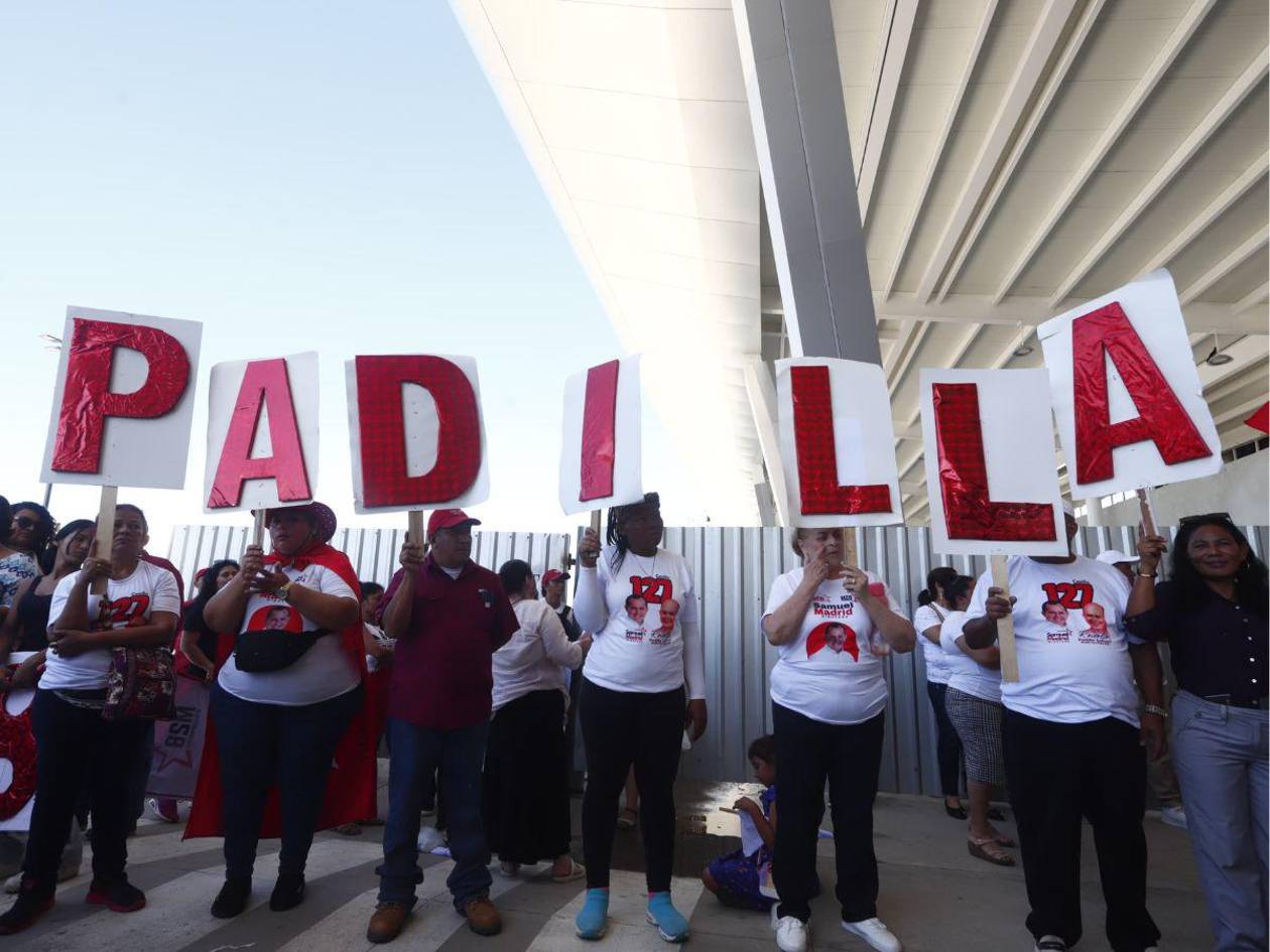 Centenares de activistas de Libre llegan a recibir a Rodolfo Padilla Sunseri