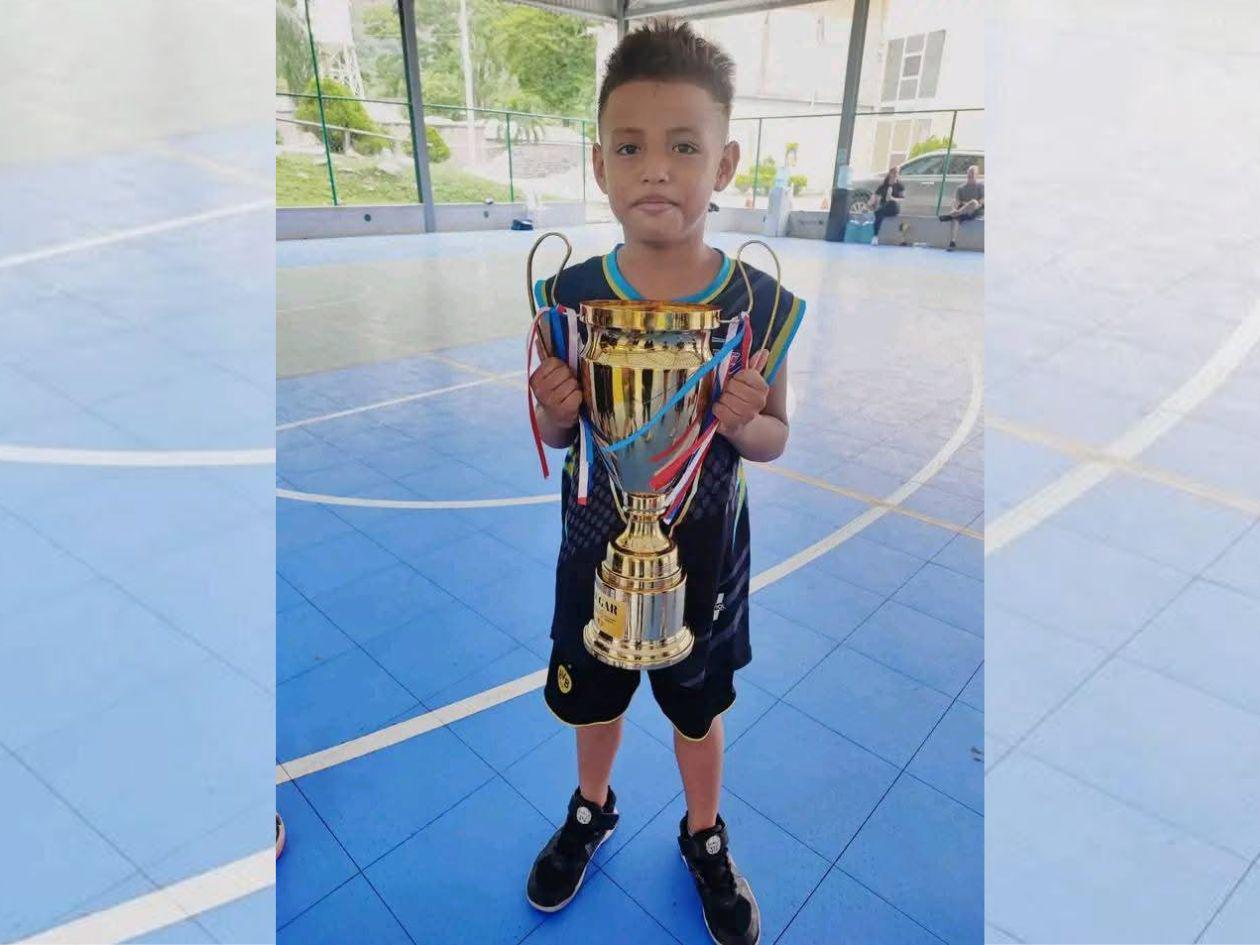 Elvis Eliú, el niño desaparecido, una promesa del baloncesto cuyo sueño es ser policía