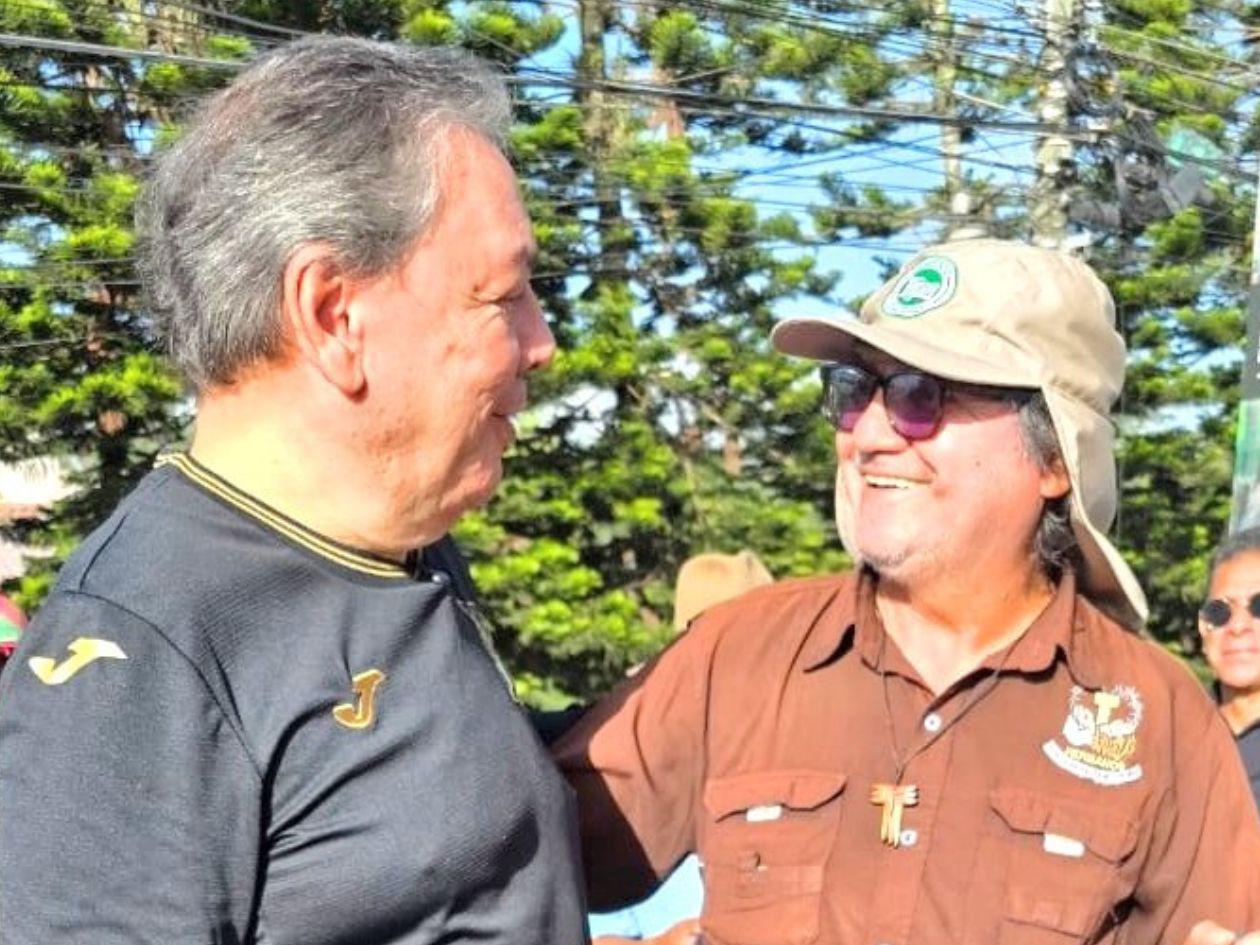 “Chano” Rivera, primer presidenciable en reunirse con el padre Leopoldo Serrano