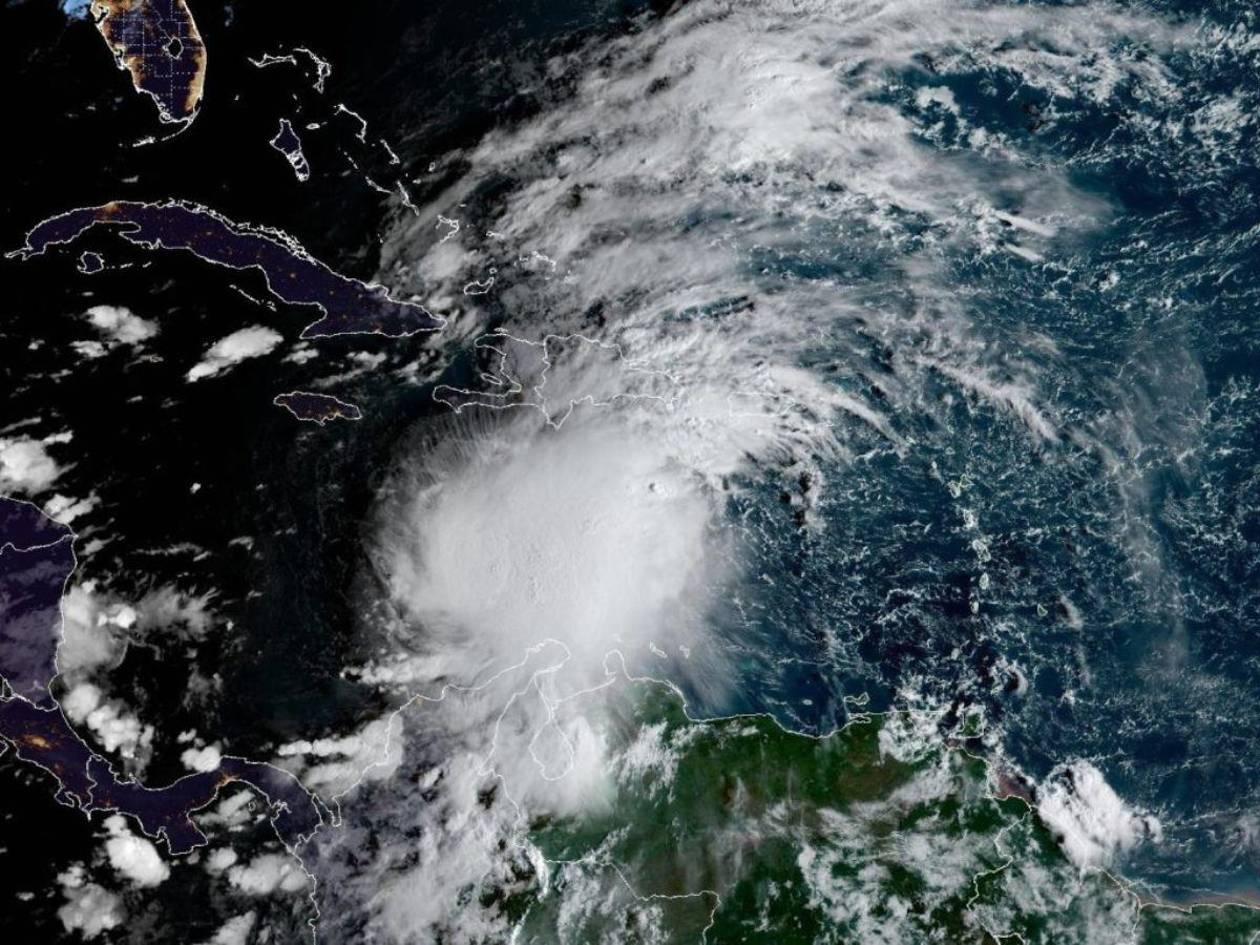 Melissa amenaza Haití y Jamaica con lluvias intensas