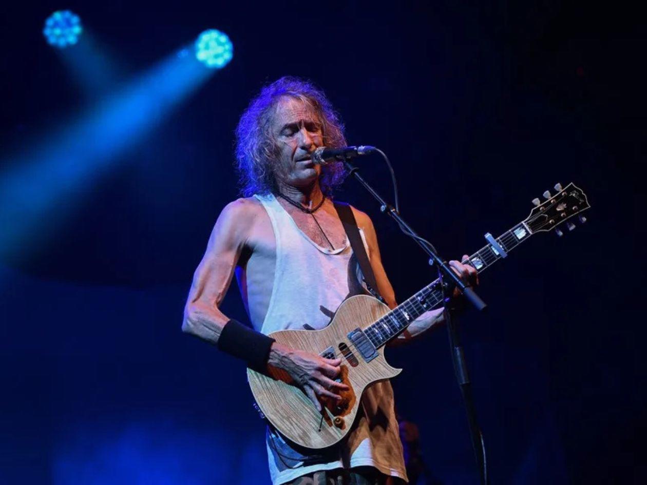 Muere Robe Iniesta, líder de Extremoduro, a los 63 años