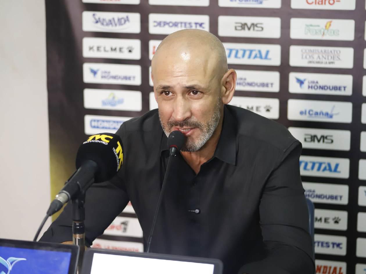 Espinel reacciona tras amargo empate del Olimpia ante Real España: esto dijo