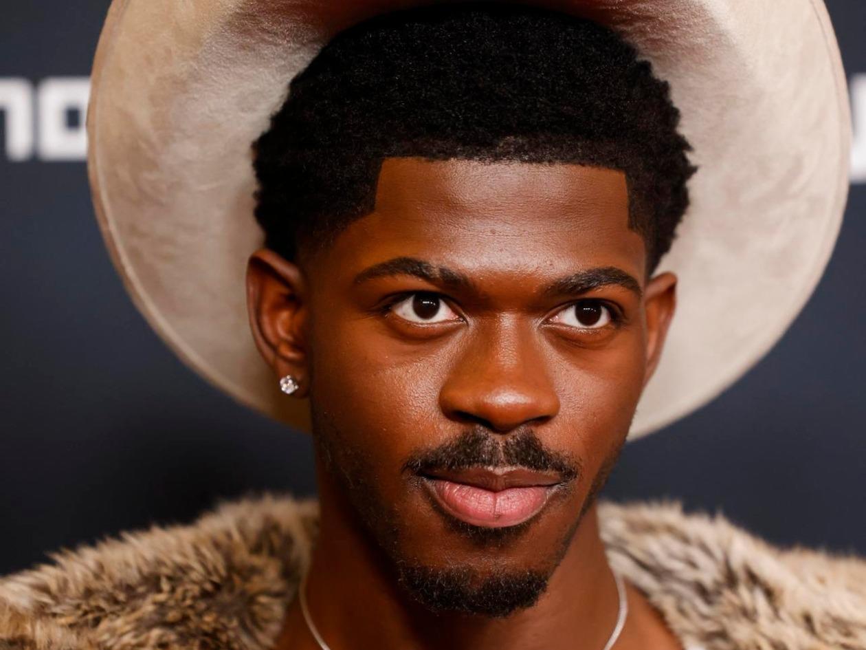 Lil Nas X es hospitalizado de emergencia por parálisis facial