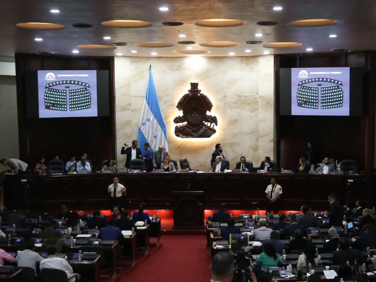 Congreso suma otra semana de parálisis y oposición advierte autoconvocatoria