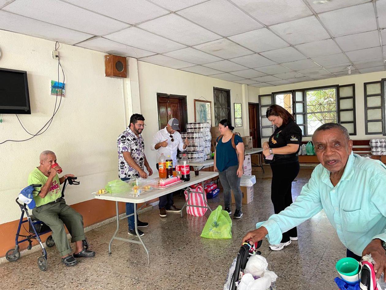 UTH lleva víveres y medicamentos al Hogar de Ancianos Nuestra Señora de Guadalupe