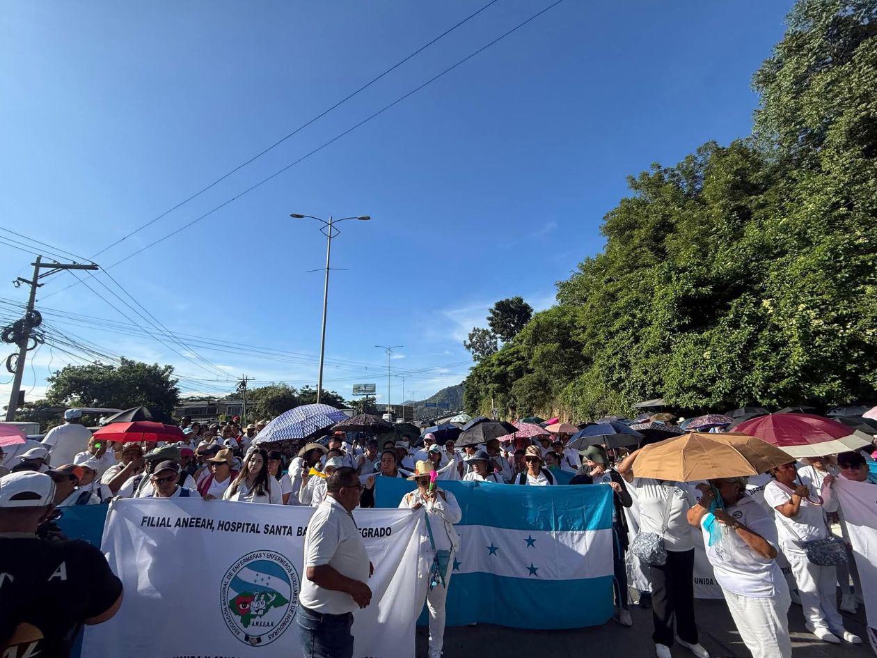 Enfermeras se toman el bulevar del sur en SPS y otros puntos de Honduras