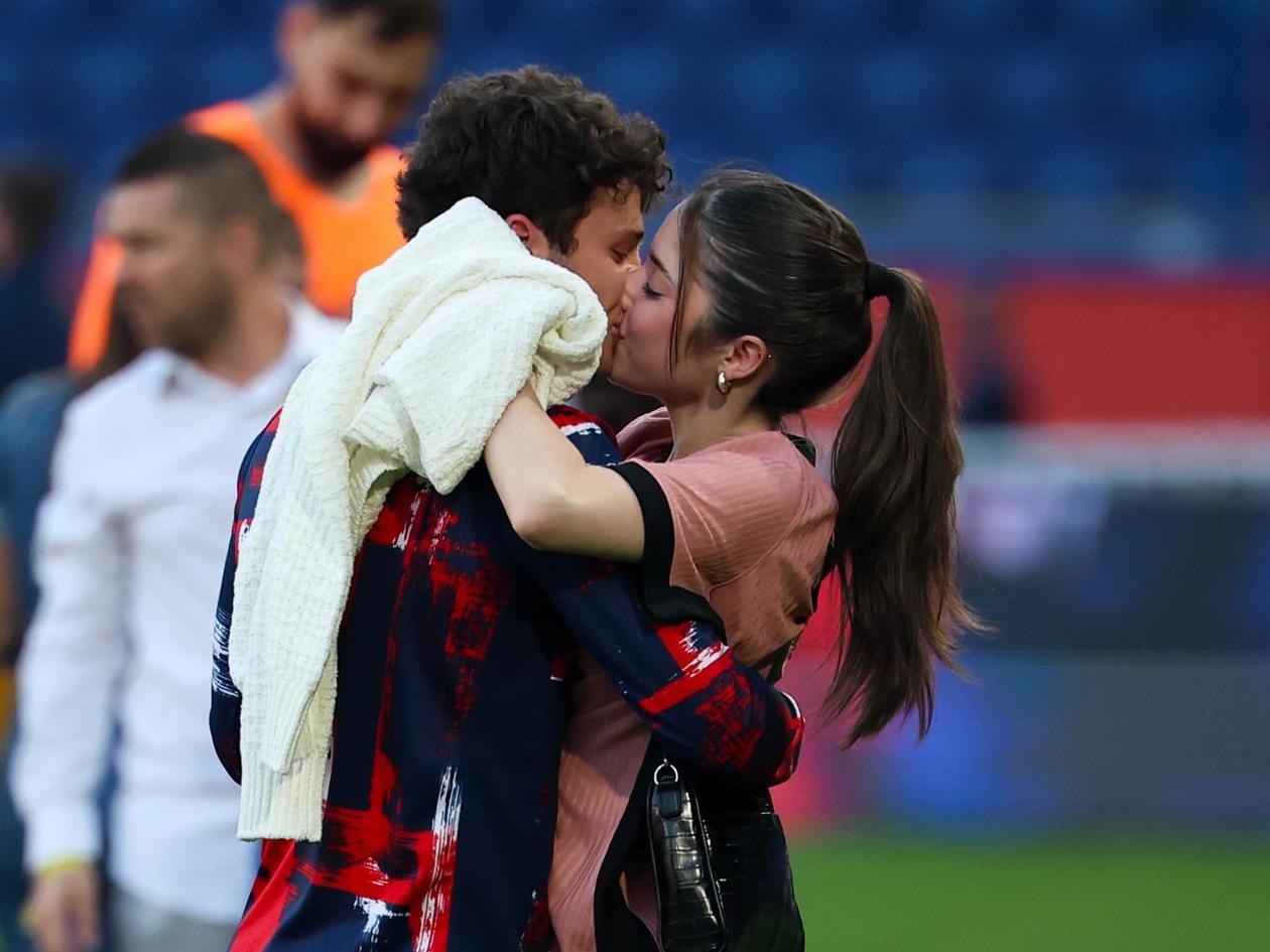 Lo que no viste: PSG campeón de la Ligue 1 festeja a lo grande en París