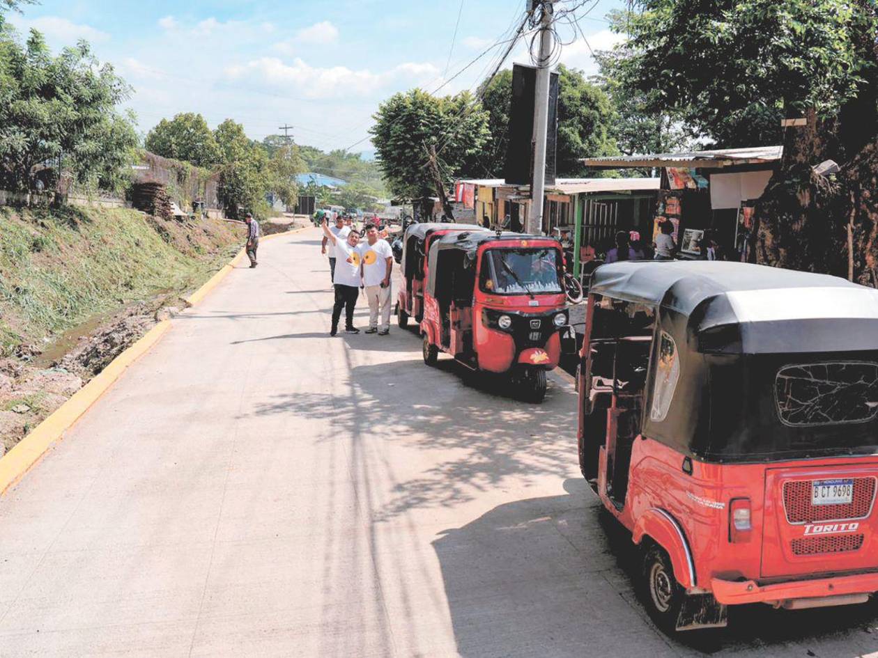 Colonia Suazo Córdova estrena calle pavimentada con apoyo municipal