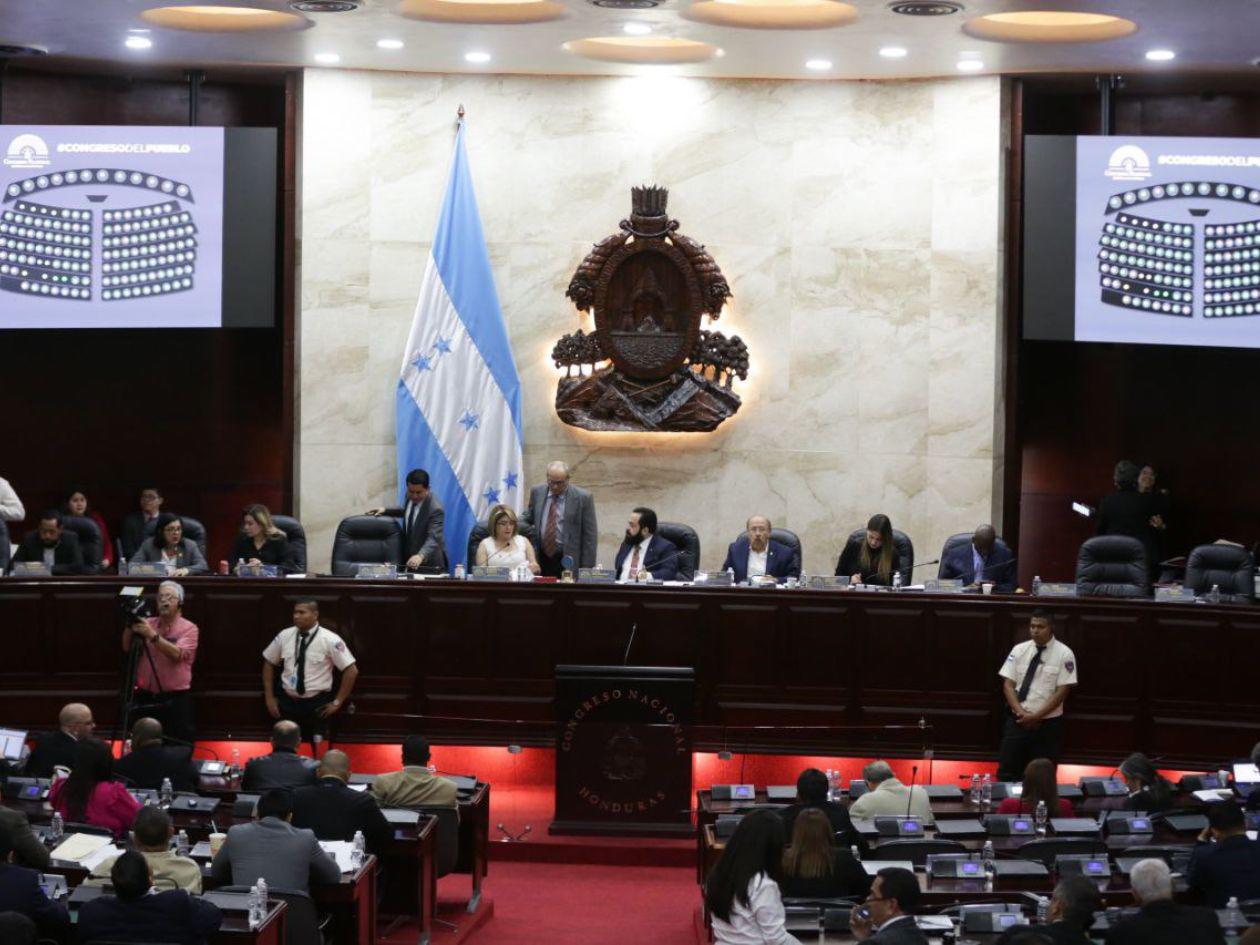 Congreso Nacional deducirá el salario a los diputados faltistas