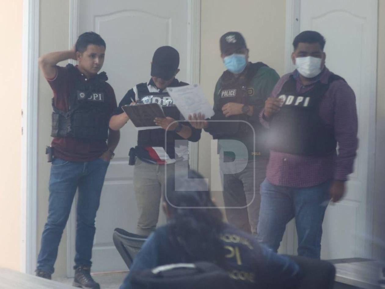 Fiscales de Delitos Electorales y agentes de la DPI secuestran documentos en el TJE