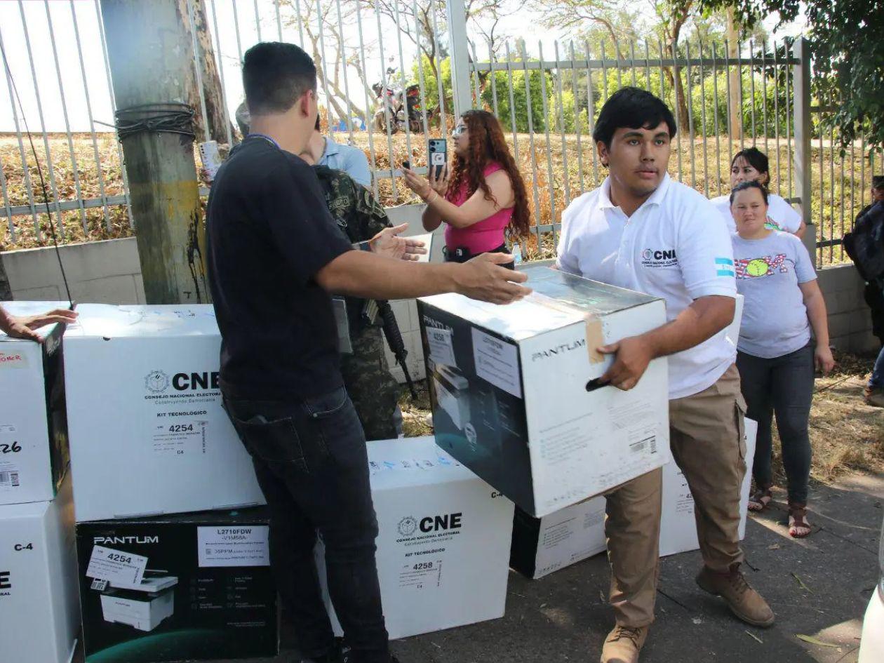 Maletas electorales salen de Tegucigalpa con destino a Olancho