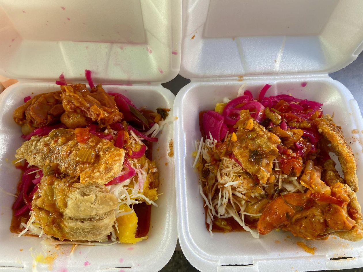 Las yuquitas con chicharrón y pata de cerdo, bañadas en salsa y con encurtido de cebolla morada, servidas con horchata de morro son uno de los platillos más deliciosos e imperdibles de San Pedro Sula.