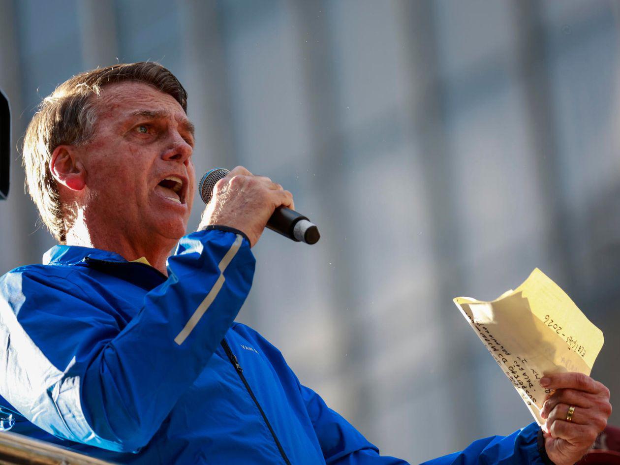 Bolsonaro usará una tobillera electrónica y no podrá acceder a redes sociales