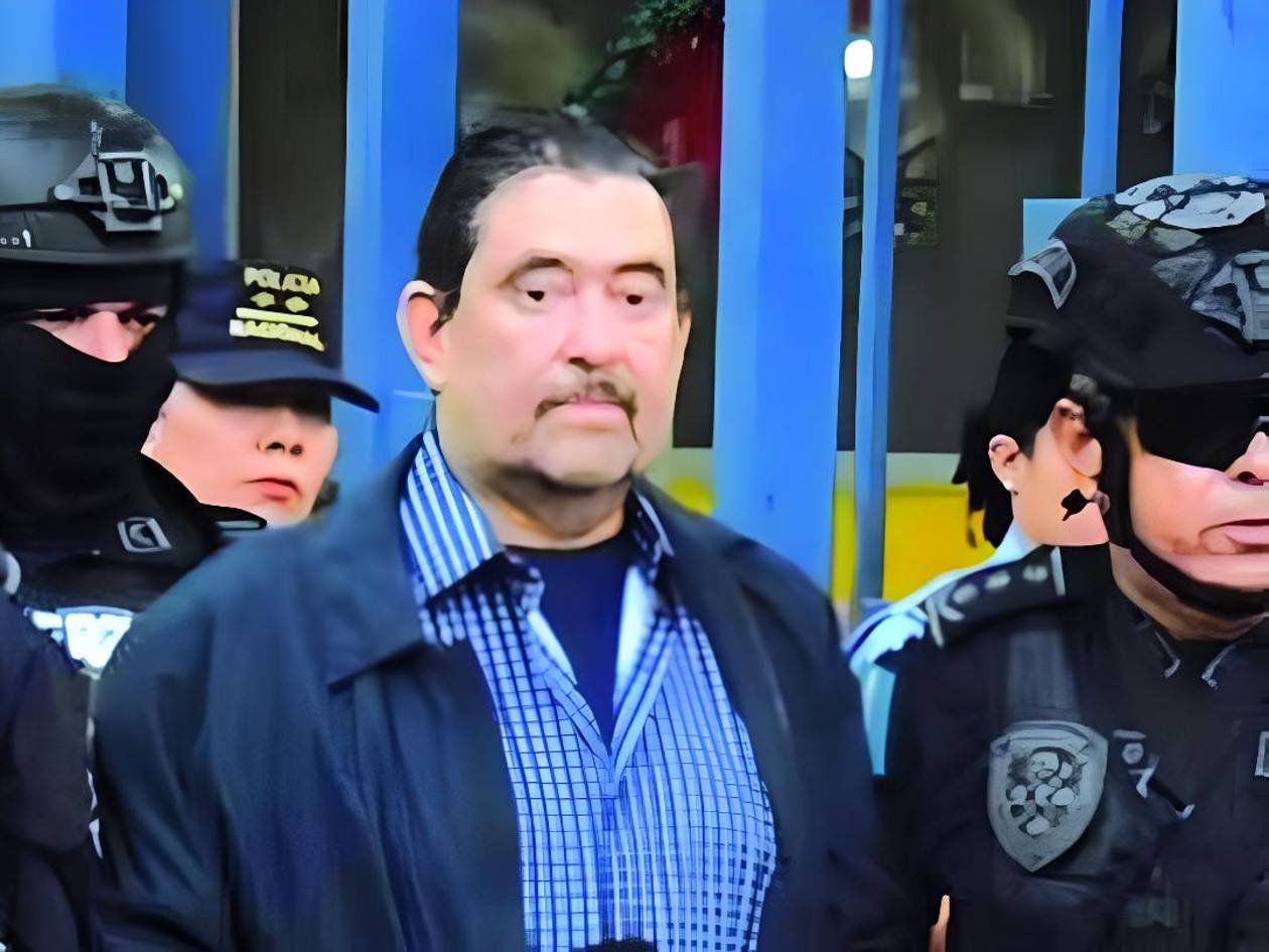 Francisco Cosenza pide aplazar audiencia de sentencia hasta noviembre