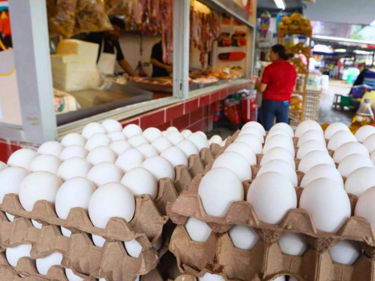 ¿De cuánto es la rebaja del cartón de huevos en los mercados de San Pedro Sula?