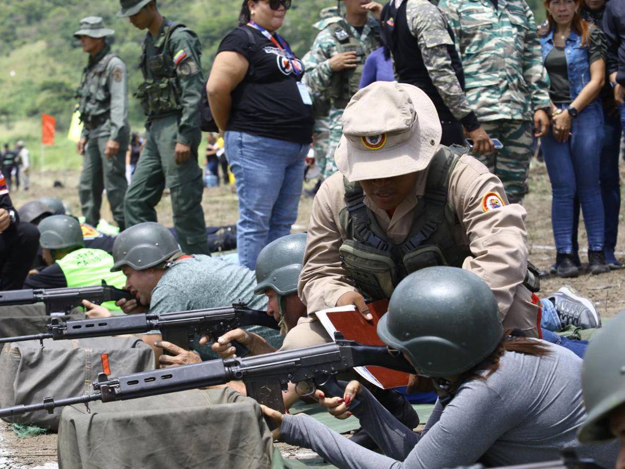 Venezuela anuncia formación militar continua ante amenaza de EEUU