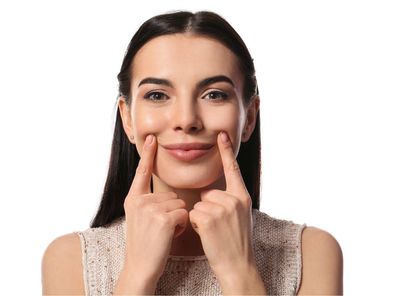 ¿De qué se trata la popular gimnasia facial?