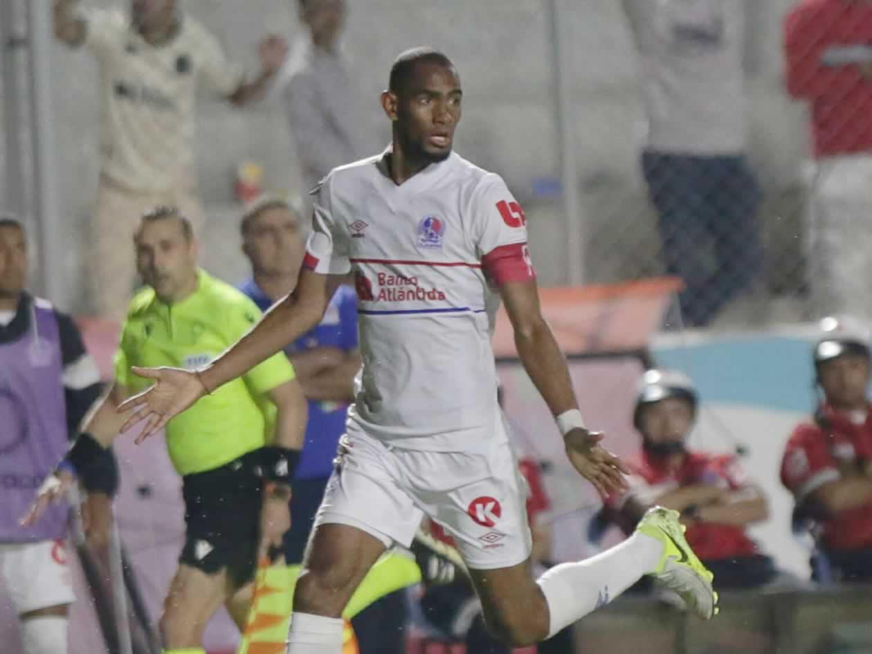Olimpia con malas noticias: Jerry Bengtson sufre grave lesión y se confirma tiempo de baja
