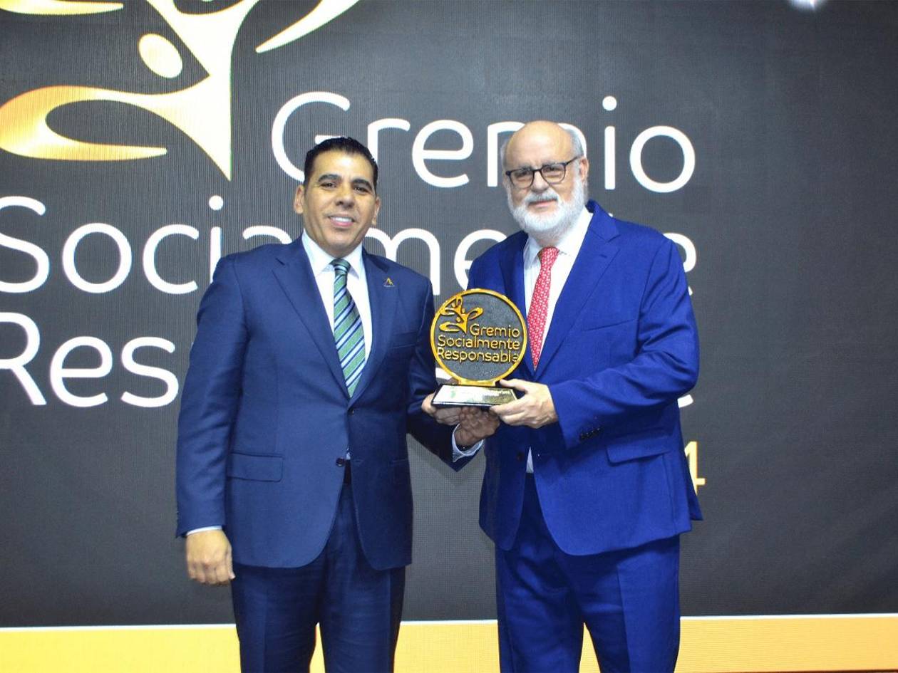 Azucareros son reconocidos como Gremio Socialmente Responsable