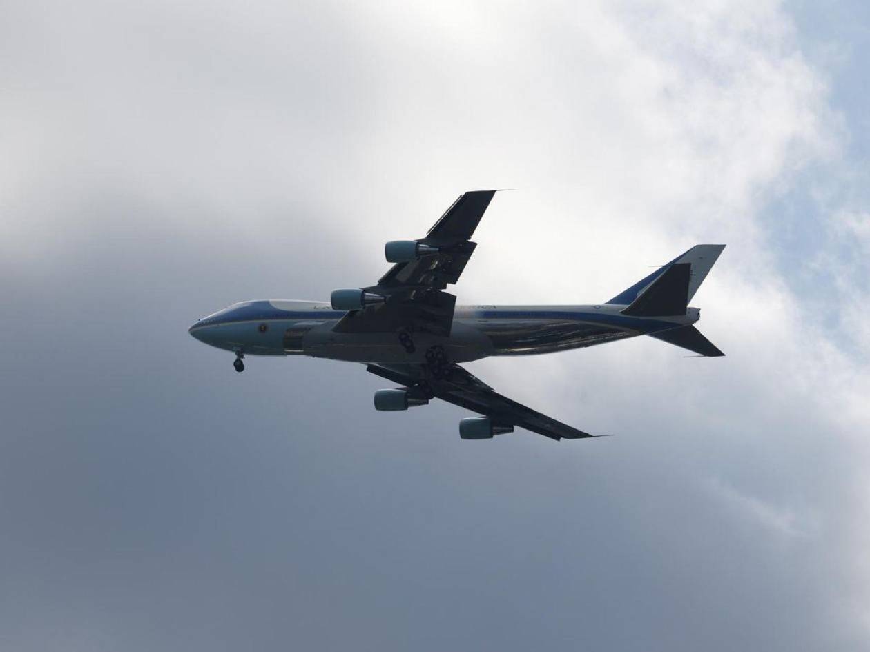 Un avión de Spirit Airlines se aproximó al avión presidencial de Trump