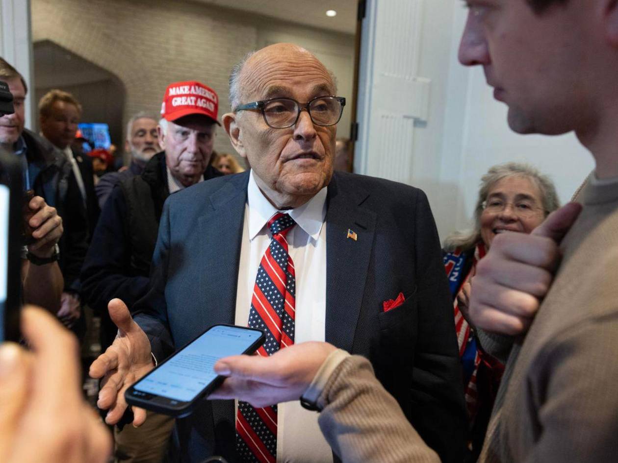 Hospitalizan a Rudy Giuliani tras un accidente de automóvil