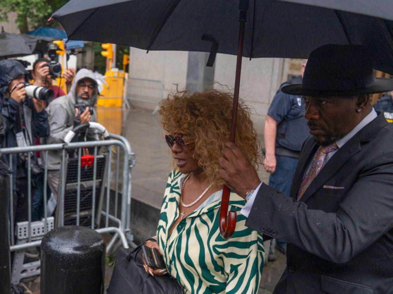 La madre de Sean Combs critica a Netflix por las falsedades sobre su hijo