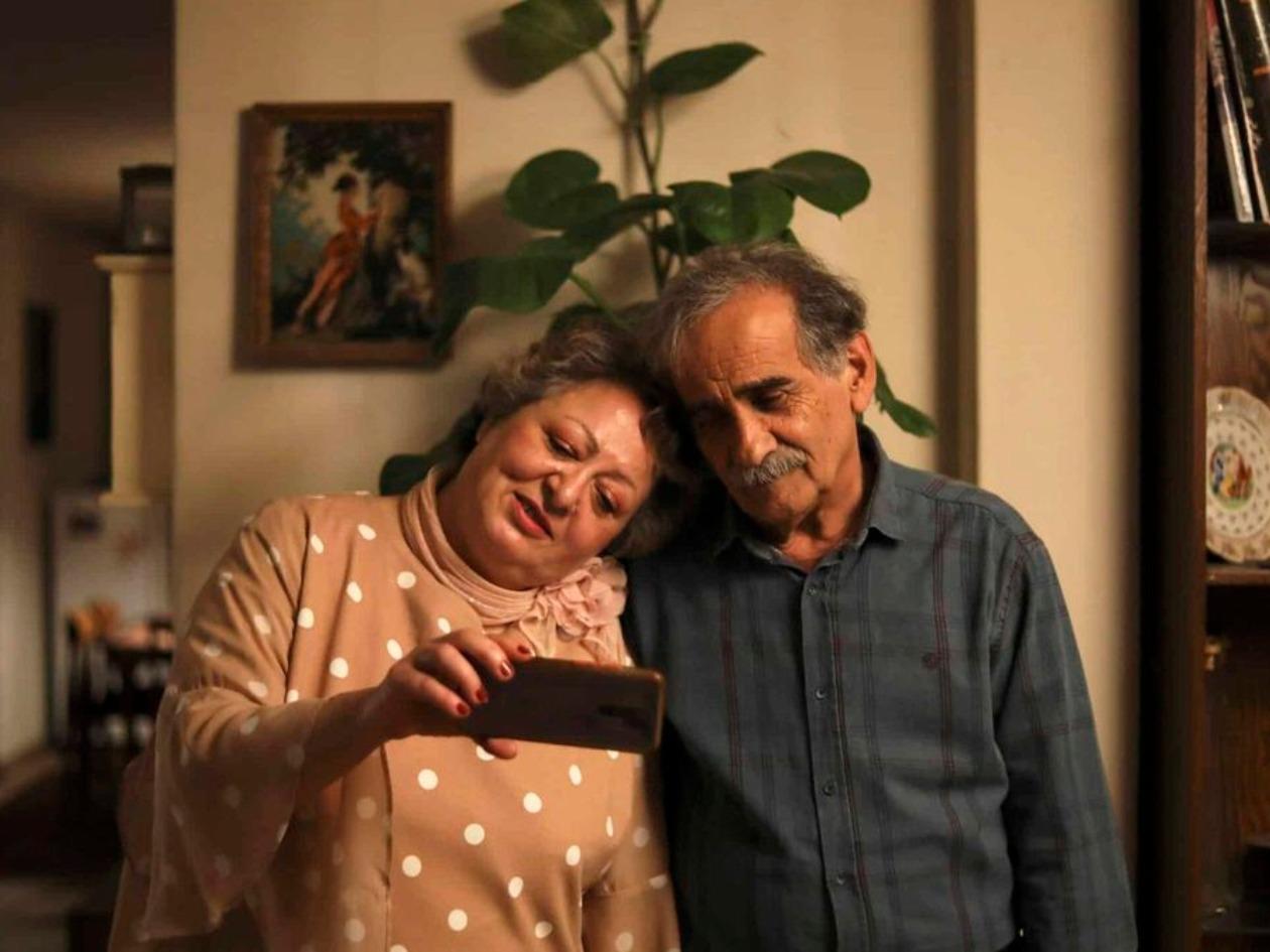 Mujer que busca el amor a los 70 años; una temática de prisión en Irán