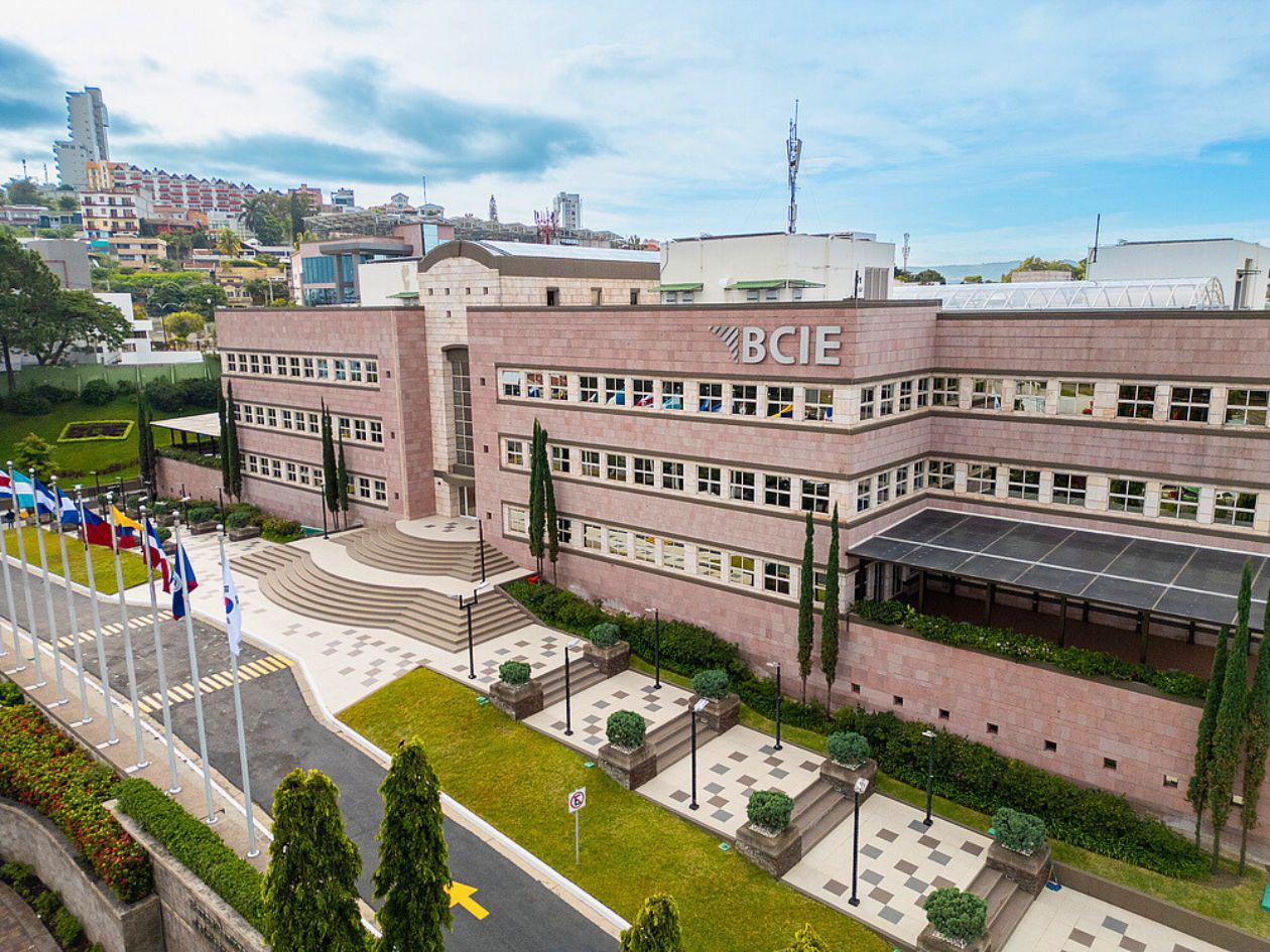 Standard & Poor’s destaca solidez del BCIE y confirma calificación internacional AA