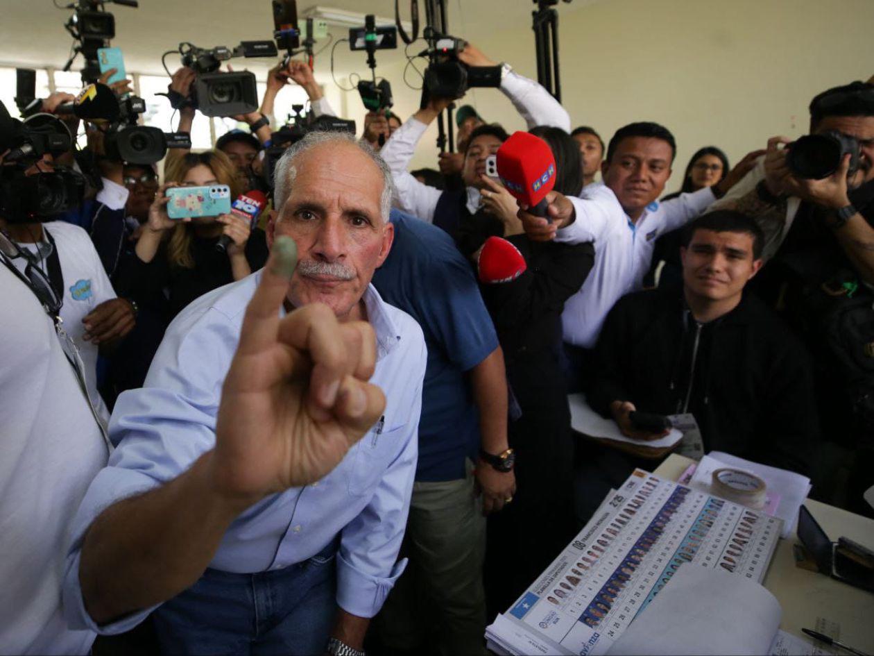 Felicitación a Noboa con asteriscos: por qué se sospecha que Asfura usó ChatGPT